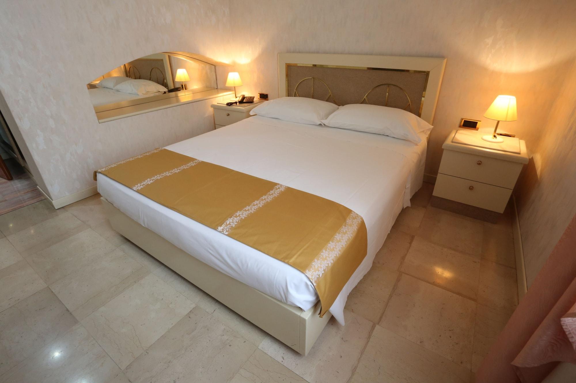Hotel Europa Φότζια Εξωτερικό φωτογραφία