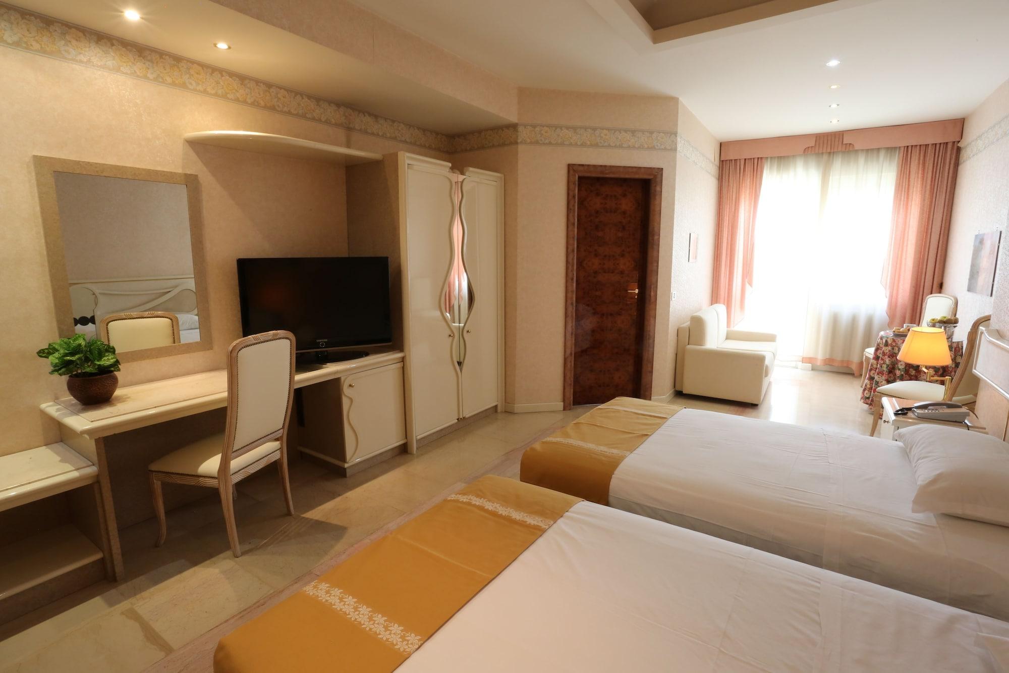 Hotel Europa Φότζια Εξωτερικό φωτογραφία