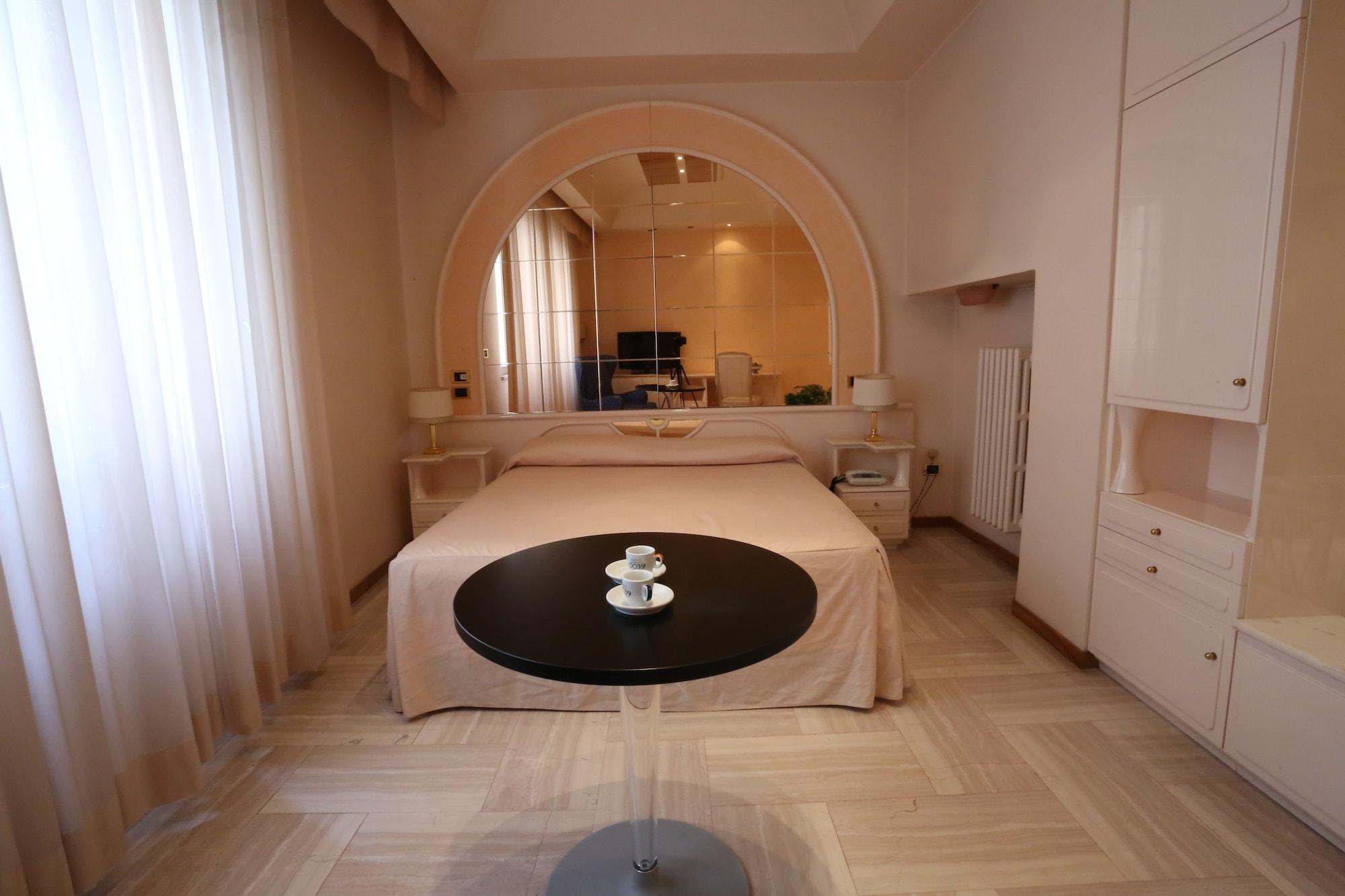 Hotel Europa Φότζια Εξωτερικό φωτογραφία