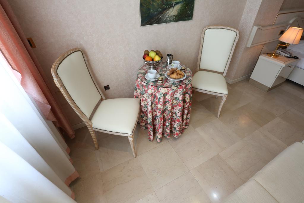 Hotel Europa Φότζια Εξωτερικό φωτογραφία