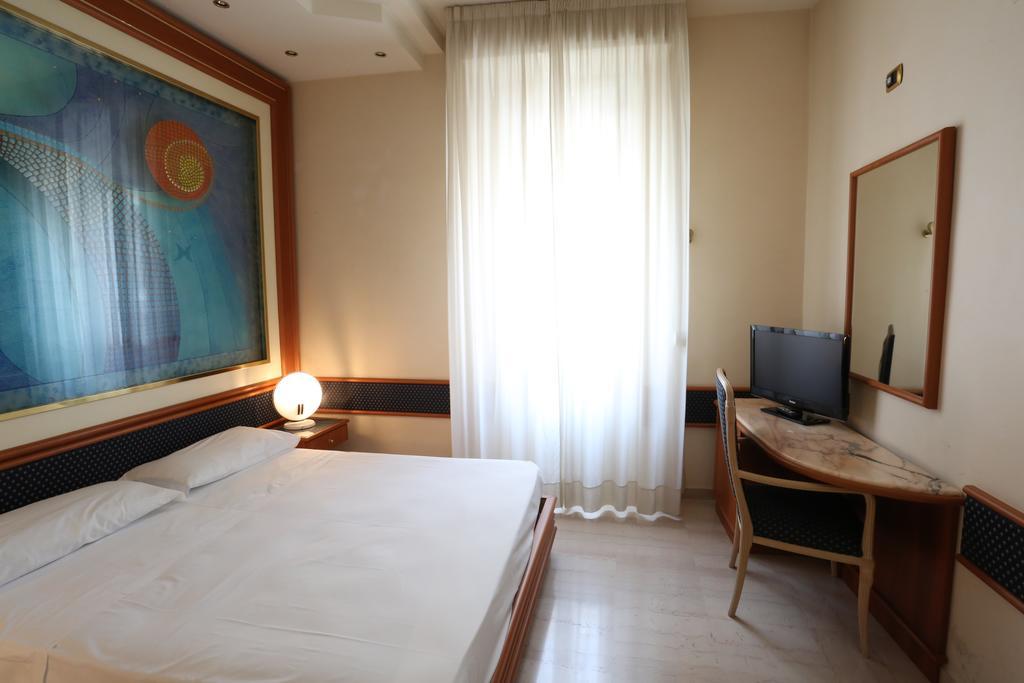 Hotel Europa Φότζια Εξωτερικό φωτογραφία