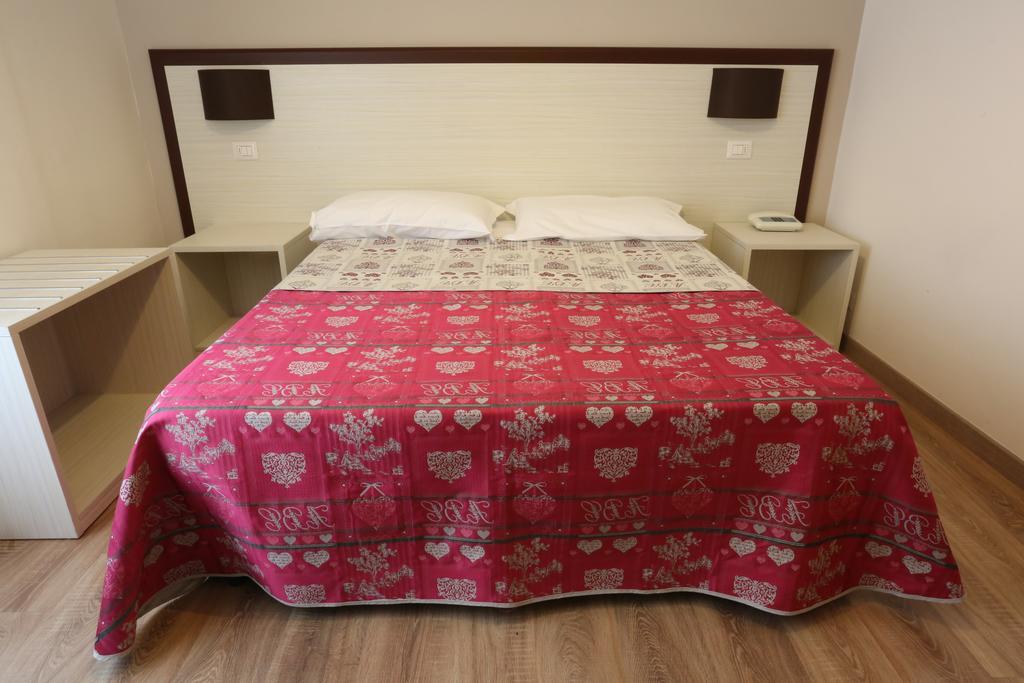 Hotel Europa Φότζια Δωμάτιο φωτογραφία