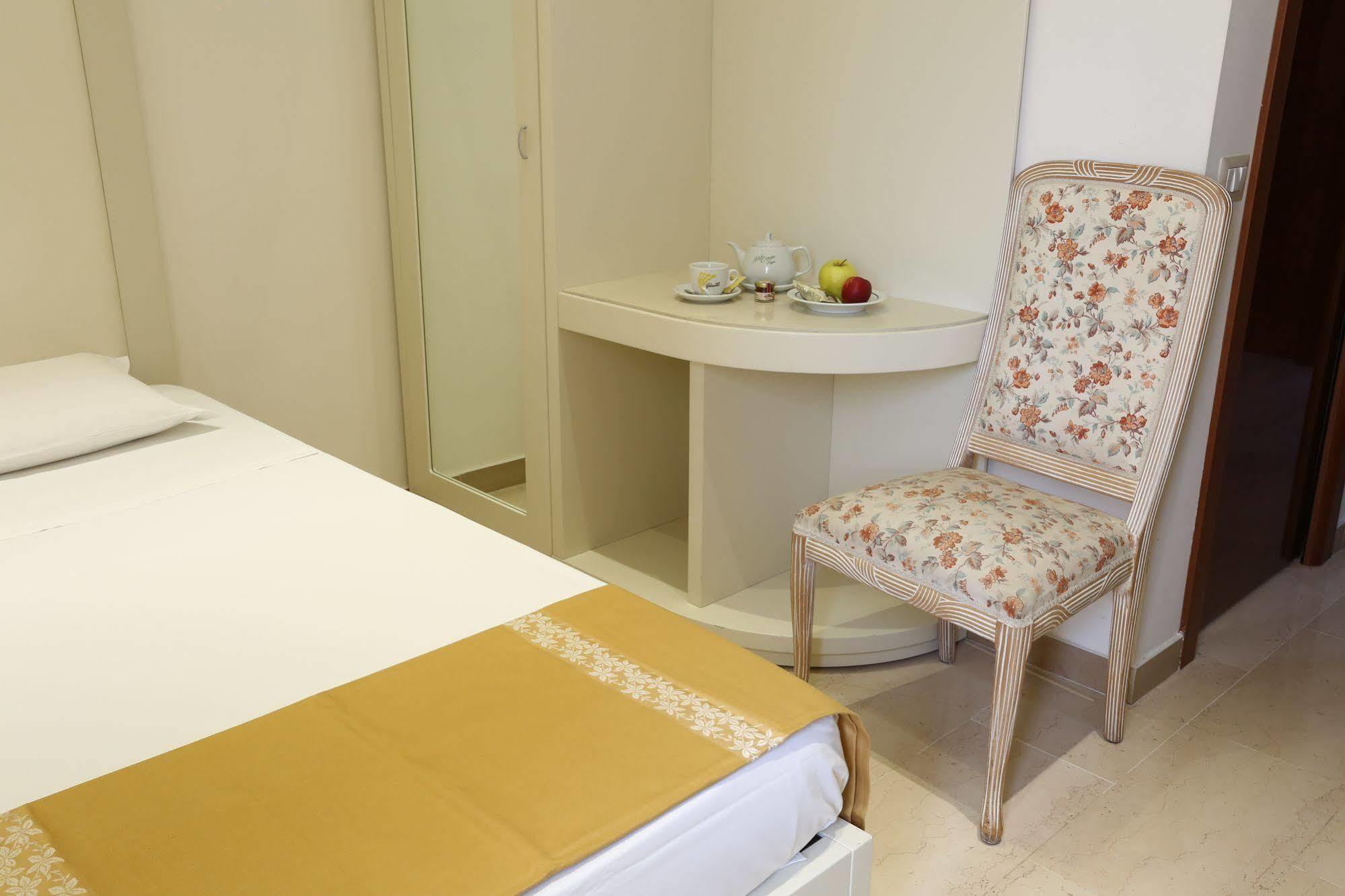 Hotel Europa Φότζια Εξωτερικό φωτογραφία