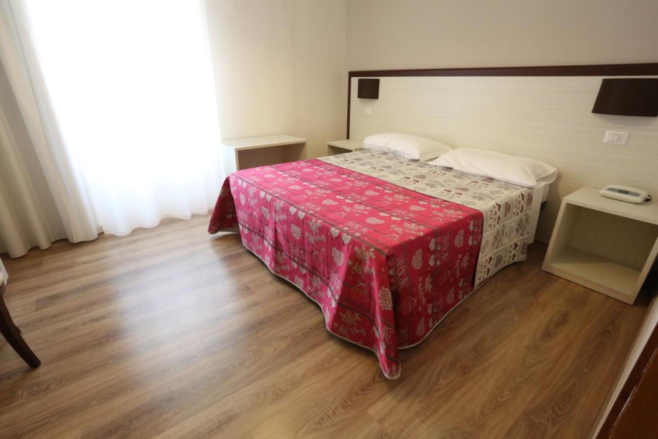 Hotel Europa Φότζια Εξωτερικό φωτογραφία