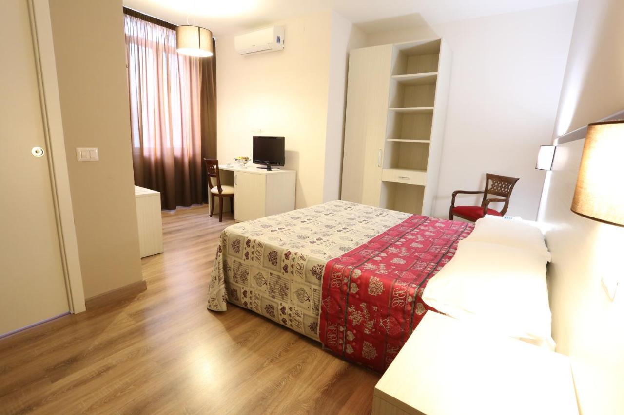 Hotel Europa Φότζια Εξωτερικό φωτογραφία